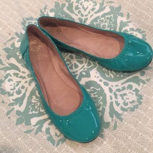 EUC!! Vince Camuto flats